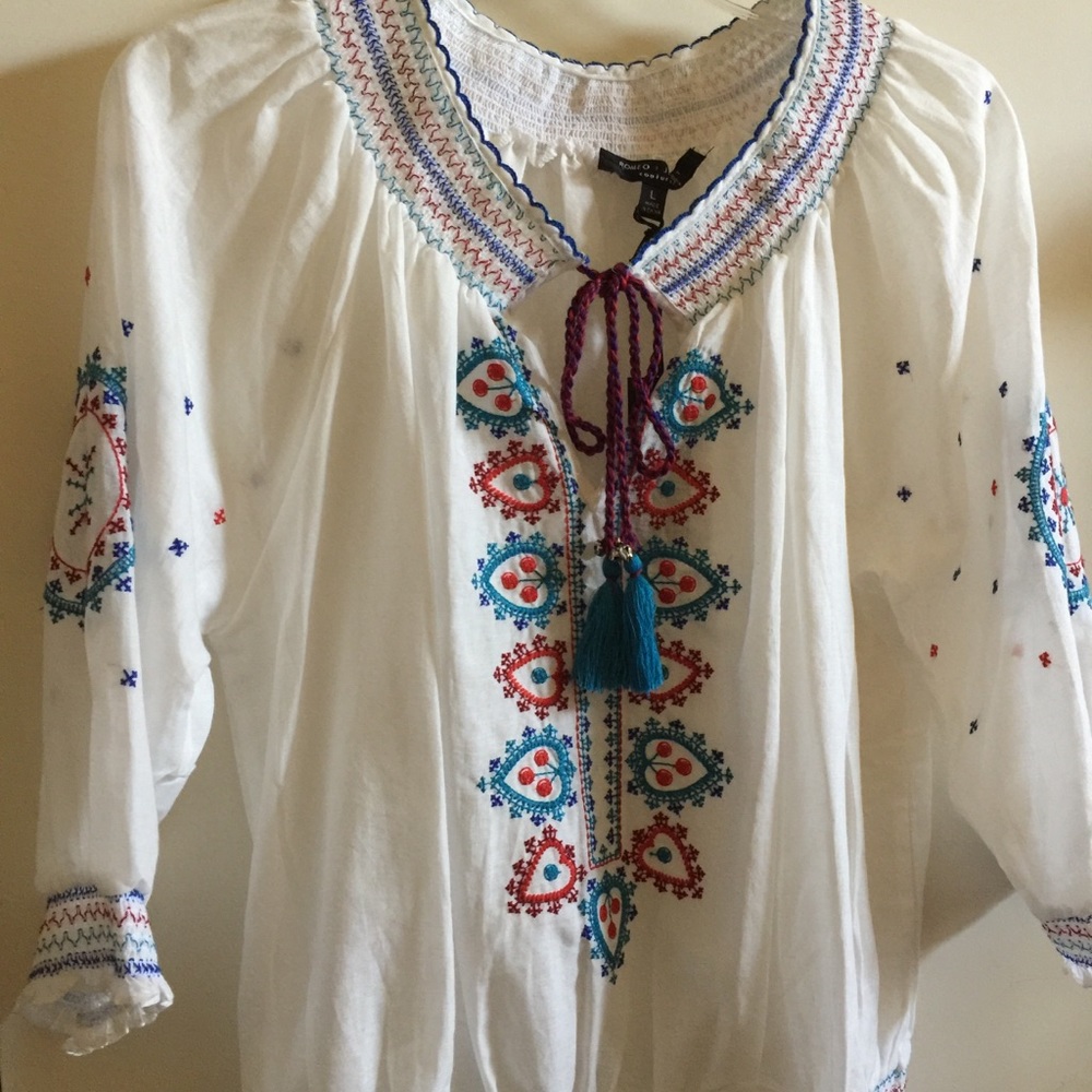 NWT Romeo + Juliet blouse, size L.